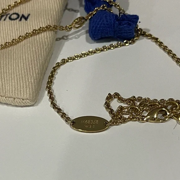 Pearl Louis Vuitton necklace